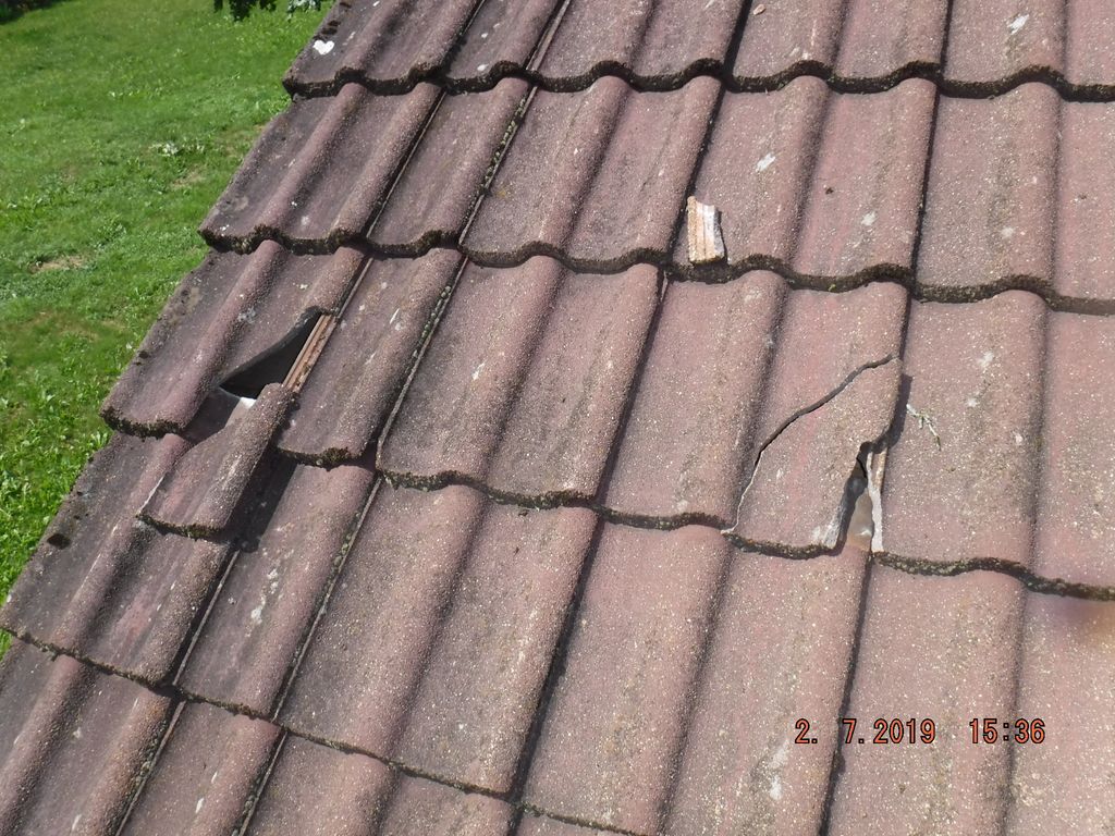 Tuiles arrachées