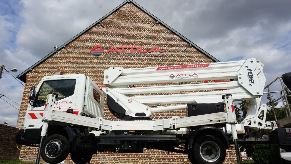 Attila Saint-Quentin spécialiste de l’entretien et la maintenance de tout types de toits