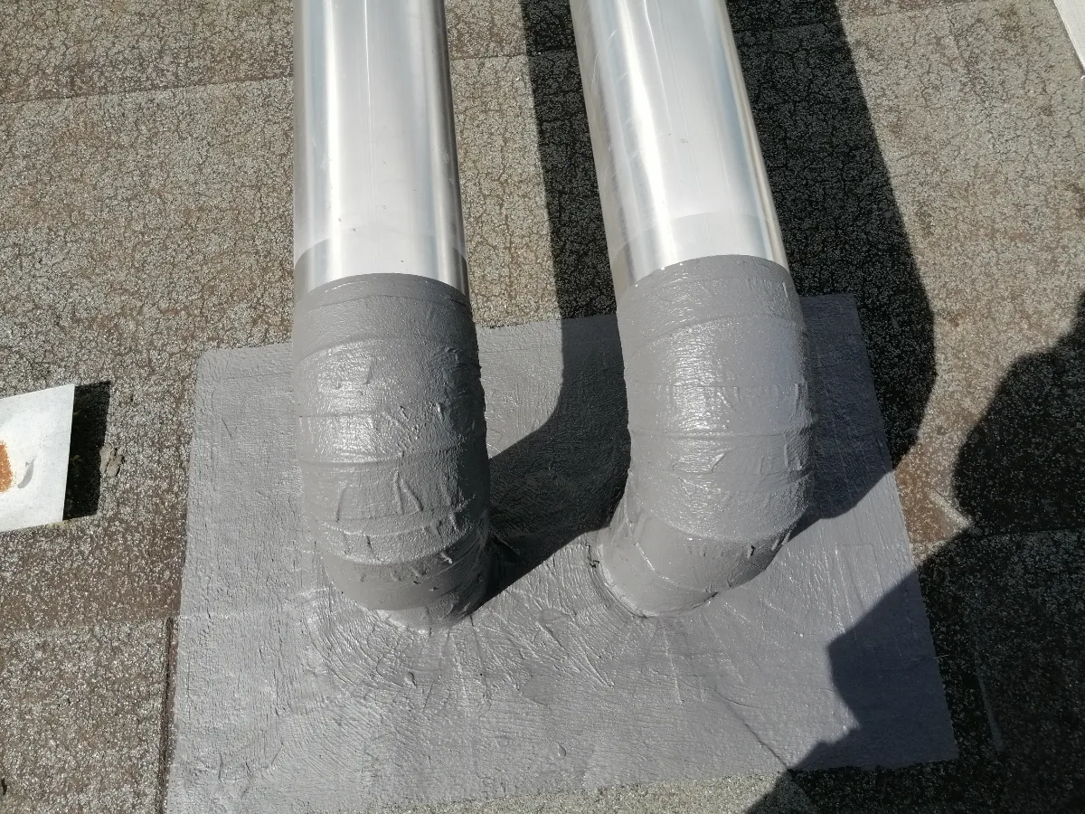 Application de deux couches de résine d’étanchéité à Angoulême pour protéger durablement une toiture