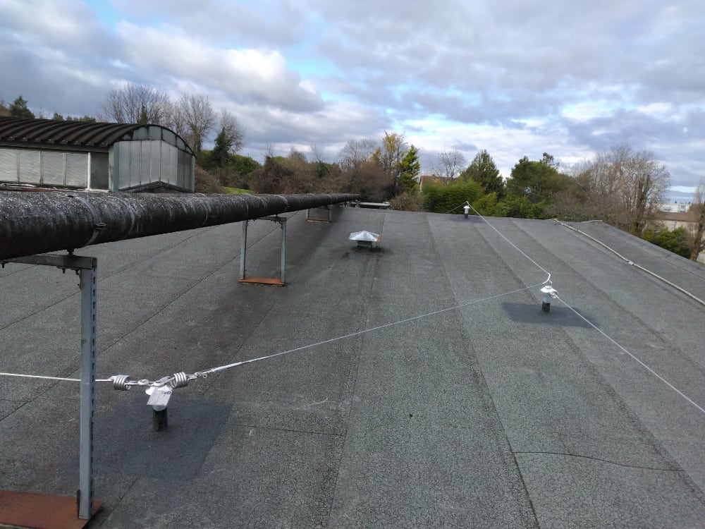 toit sécurisé avec du matériel étanche à Châteaubernard Cognac