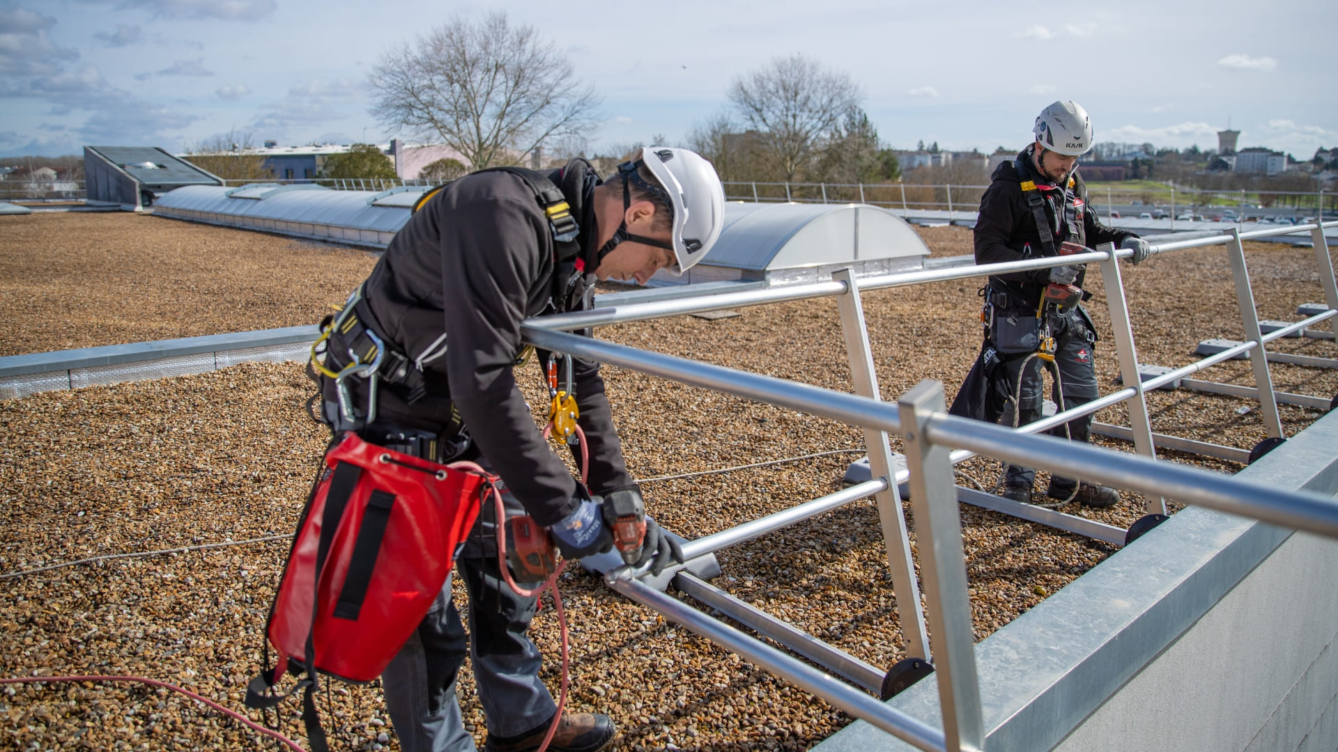 Installation de garde-corps sur toiture