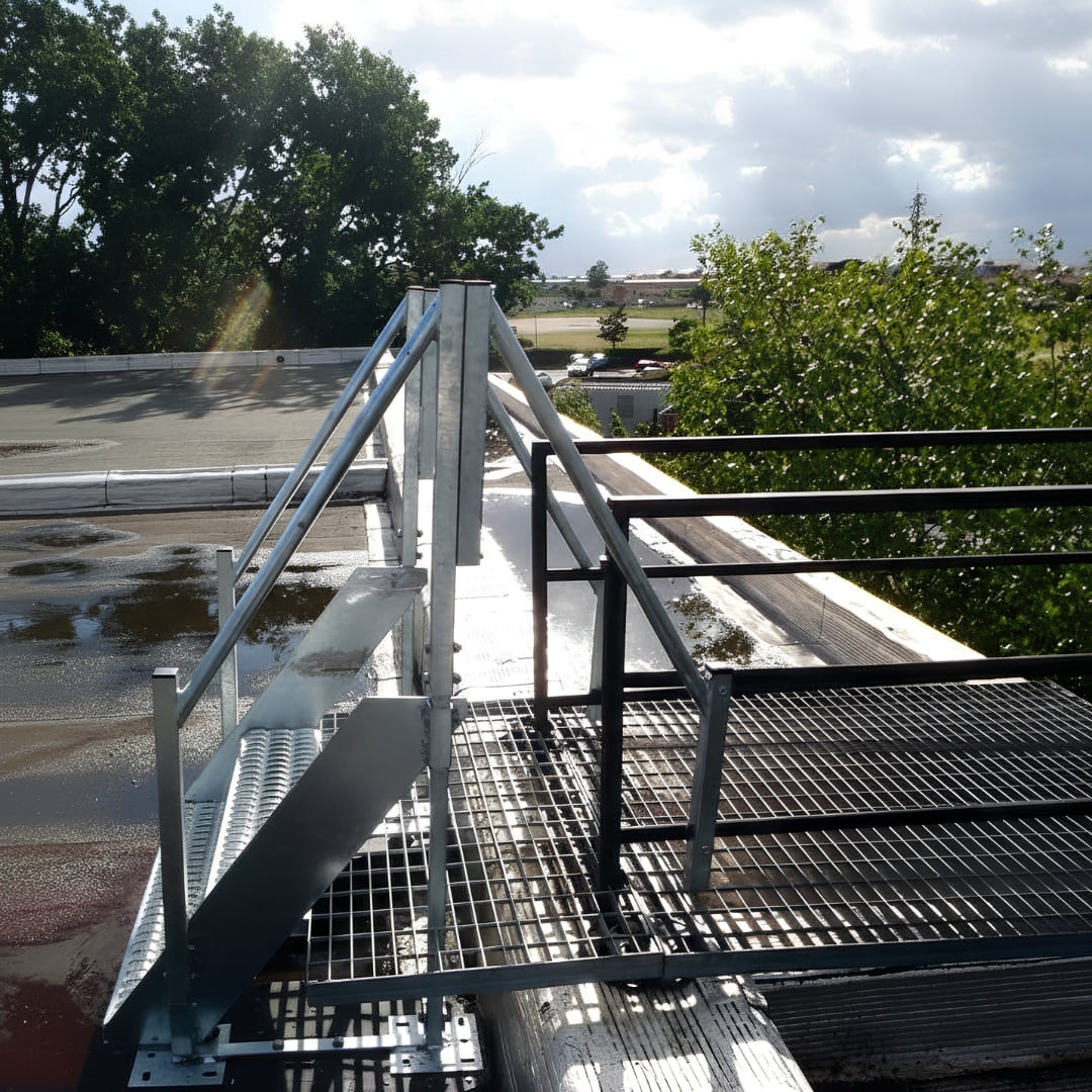 Passerelle et saut-de-loup